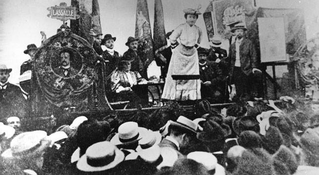 Rosa Luxemburgo en un mitin